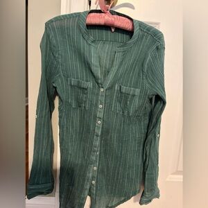Carve Designs Dylan Gauze Button Down Shirt Green Small